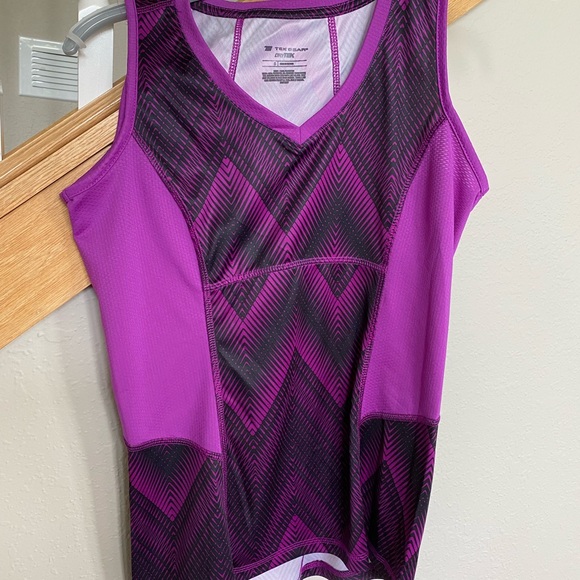 3 Tek Gear Workout Tanks - Picture 4 of 9